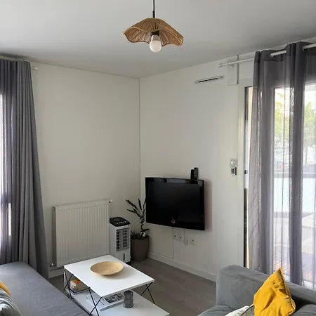 Apartman - Metro Leo Lagrange - 2 Pieces Avec Balcon